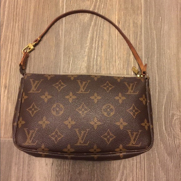 Louis Vuitton Pochette Poshmark Online, 41% OFF | www.enaco.com.pe